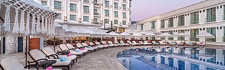 Les Ambassadeurs Hotel & Casino